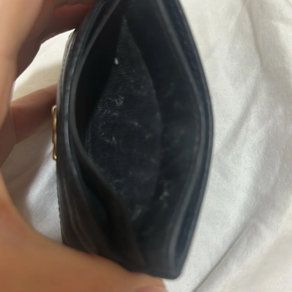 Authentic Gucci Black Quilted Leather Card Holder - Picture 2 of 5